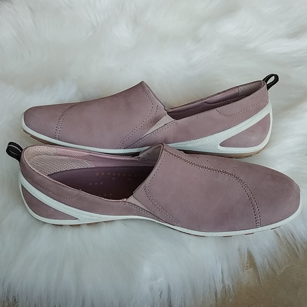 Ecco Slip-On Sneakers in Dusty Rose and White - Picture 4 of 15